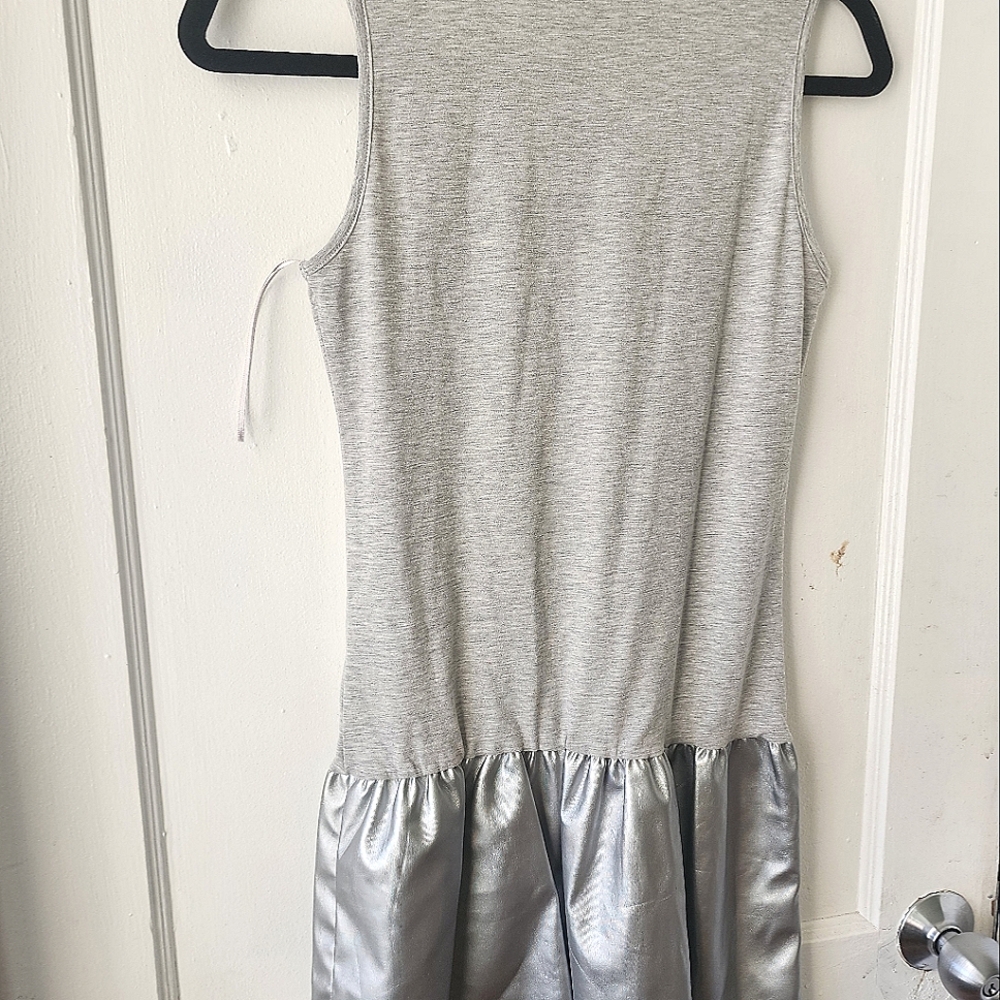 MISS GRANT COUTURI DESIGNER GIRLS DRESS. NEW WITH TAGS. GRAY AND SILVER.